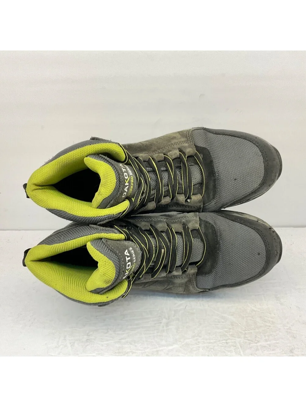 Dakota used boots